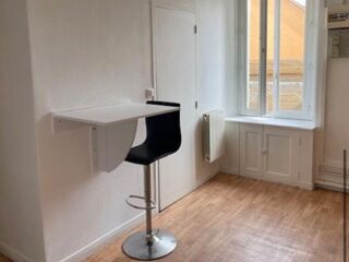  Appartement à louer 2 pièces 27 m²