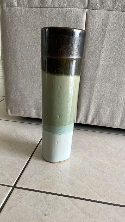 GRAND VASE DESIGN 20 Noyal-sur-Vilaine (35)