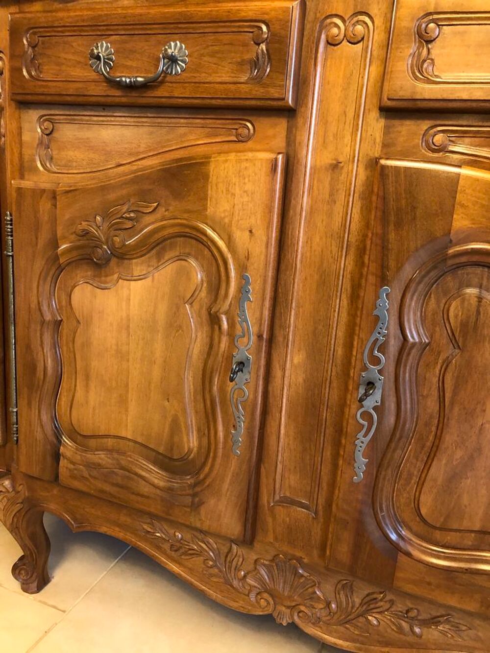 buffet en noyer massif Meubles