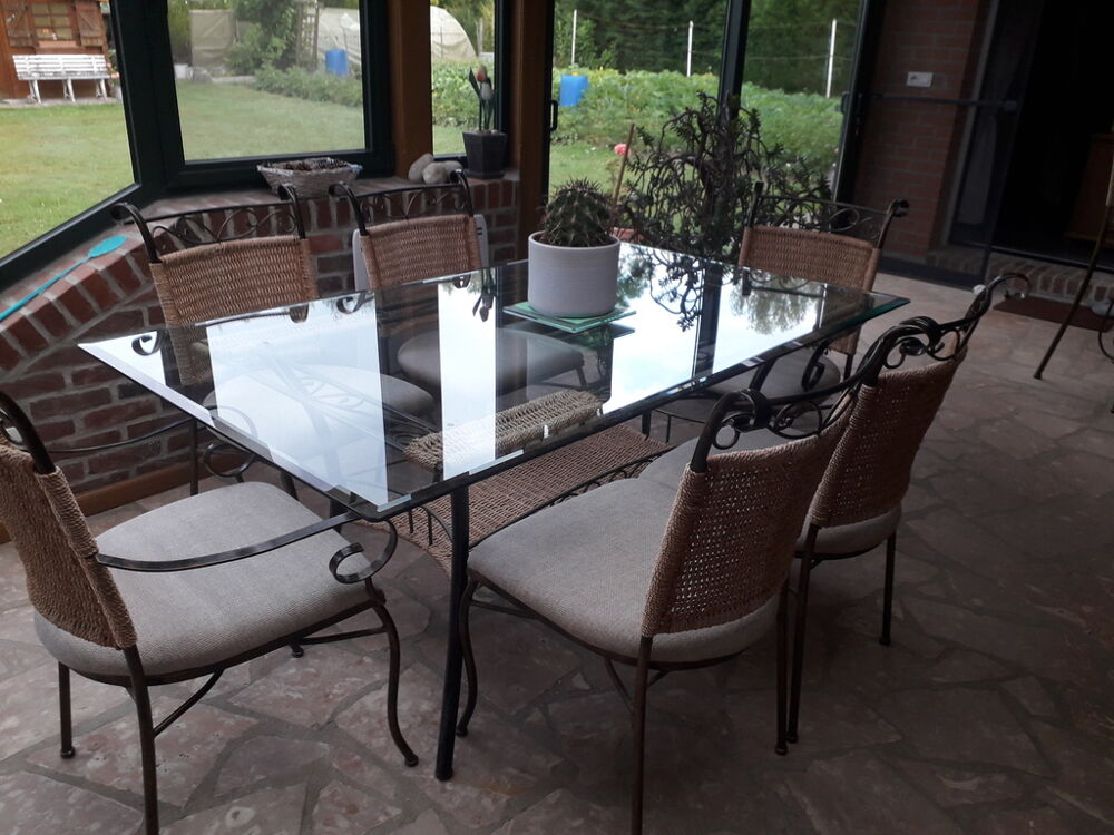Table &agrave; manger en fer forg&eacute; et plateau en verre + 6 chaises Meubles