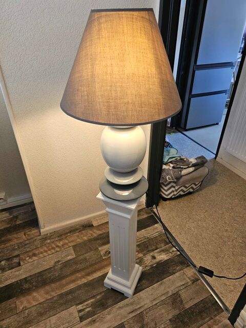 Colonne avec sa lampe 40 Morhange (57)