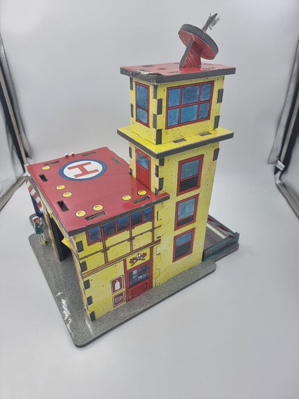 Puzzle 3D : La Caserne de Pompiers (Kit Model 3D) Jeux / jouets