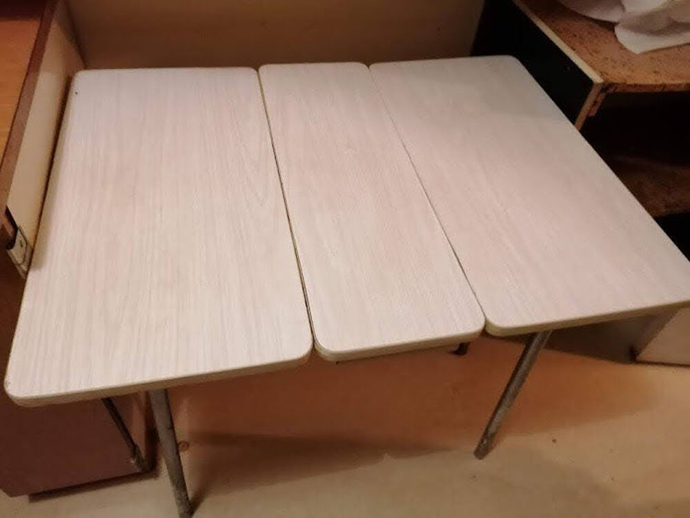 TABLE DE CUISINE Meubles
