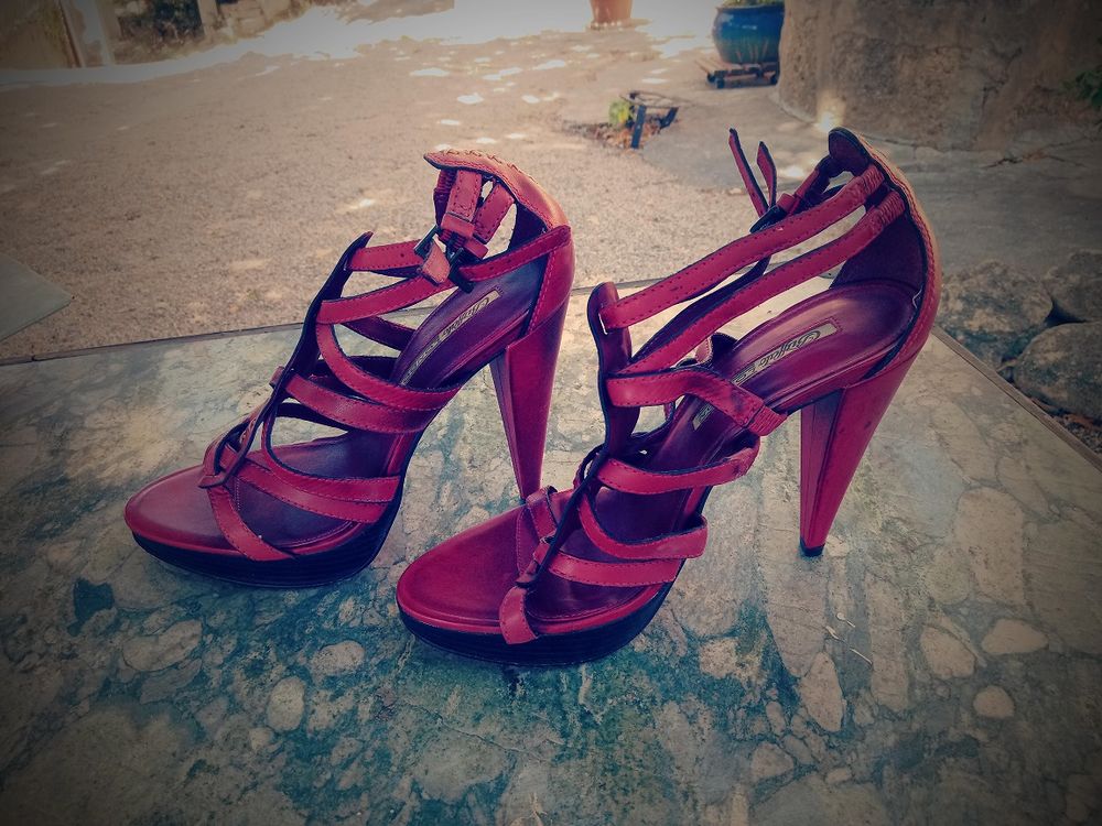 Buffalo London (sandales "Bordeau") en 40 Chaussures