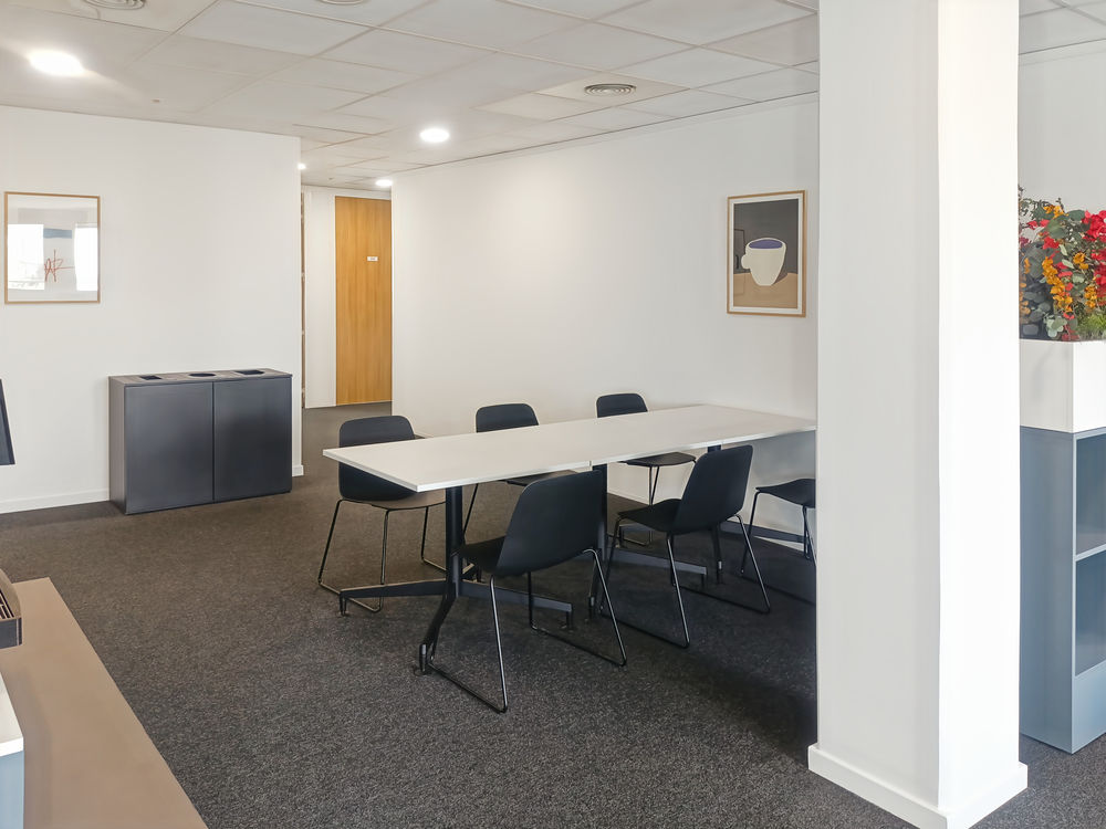   Louez un grand espace de bureau pour 50 personnes à Marignane, Floricity Marignane