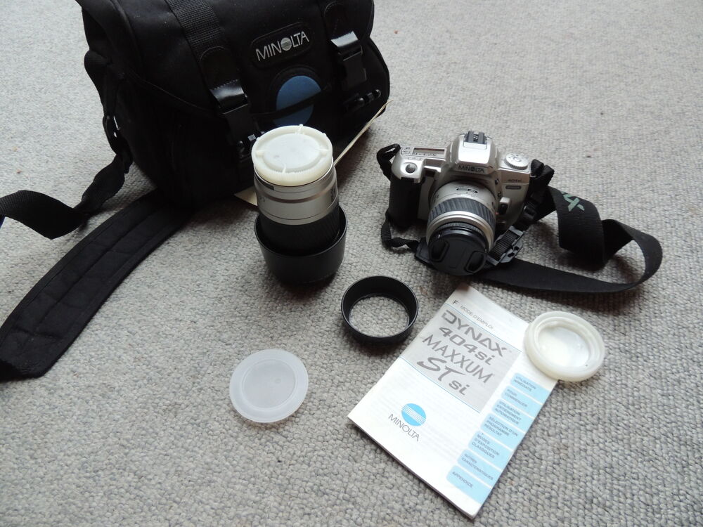 appareil photo argentique Minolta 404 si complet Photos/Video/TV