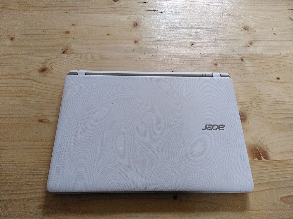 Acer Aspire ES1-331-C65R Celeron N3050 - Pour pi&egrave;ces Matériel informatique