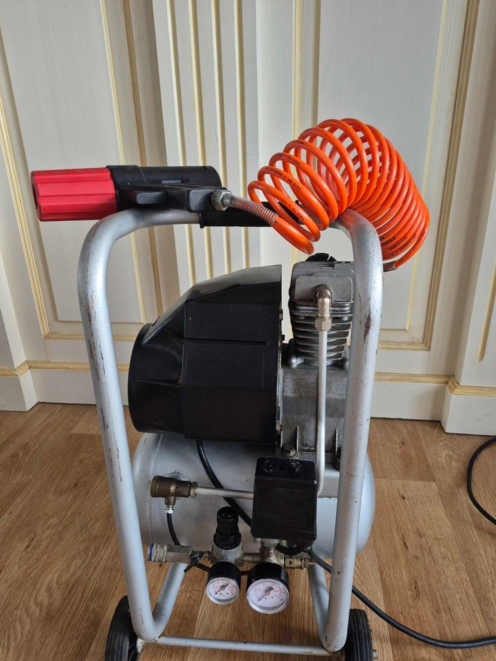 Compresseur &agrave; air MECAFER et pistolet de projection Bricolage