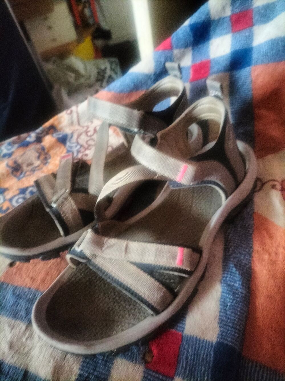 Sandales quechua sport cuir pointure 38 neuf Chaussures