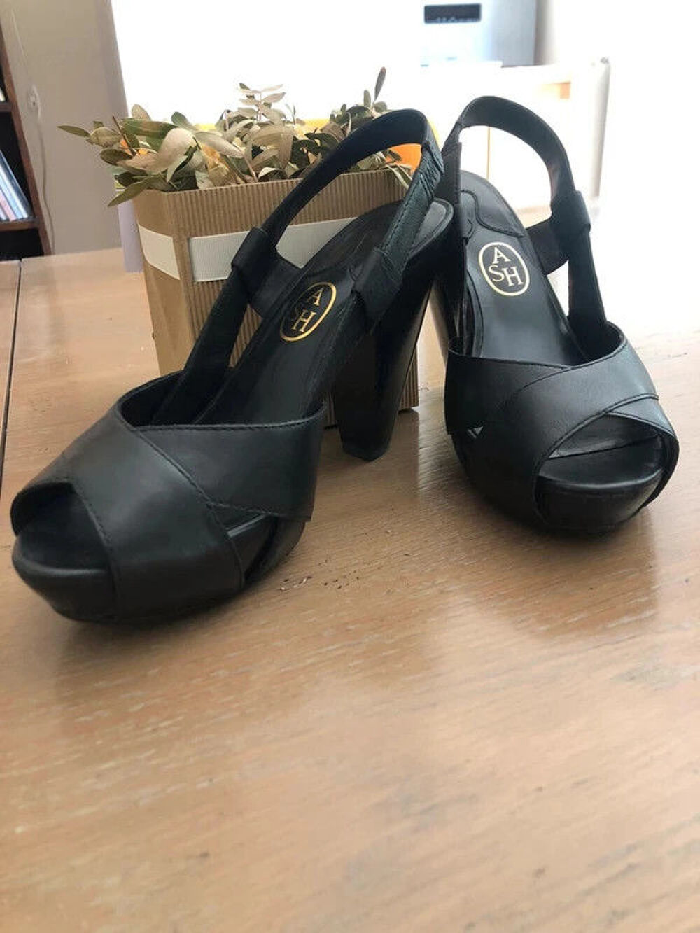 ASH - Escarpins Queen Ouverts cuir noir T39 Chaussures