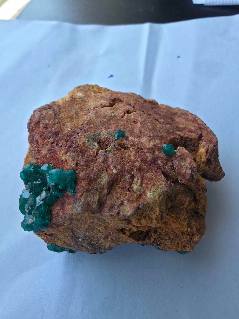 Min&eacute;ral de Collection : Superbe Dioptase sur Gangue du Katanga(105g) 