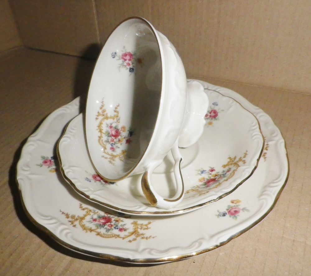 SAMMELTASSE N&deg;4 TASSE SOUS-TASSE ASSIETTE A GATEAU 