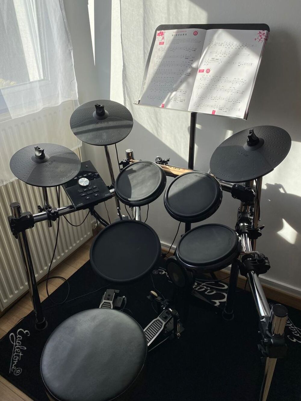 Batterie &eacute;lectronique ALESIS Forge kit Instruments de musique