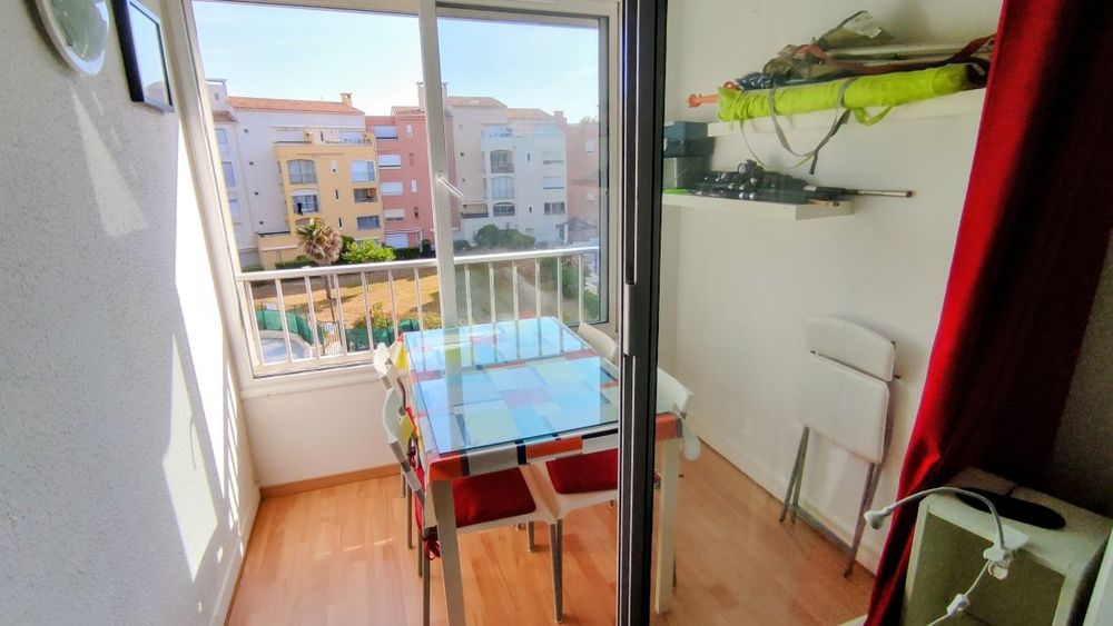 Vente Appartement LE CAP D'AGDE : Situé à 150m de la plagette et plage de la Conque, appartement Studio / Loggia vitrée, rénové. Le cap d agde