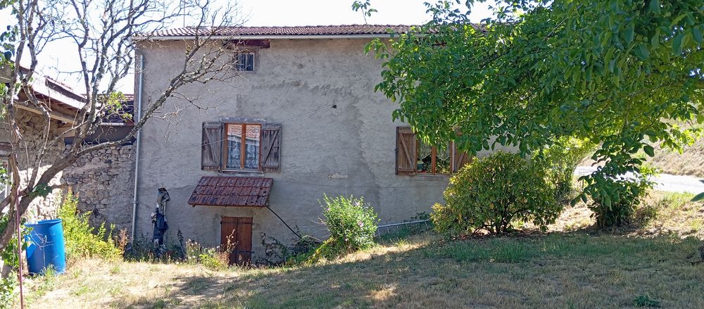 Vente Maison Maison avec dépendances à la campagne Celles-sur-durolle