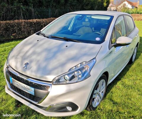Peugeot 208 PureTech 82ch S&S BVM5 Signature