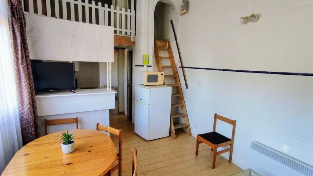 Vente Appartement LE CAP D'AGDE: Secteur Falaises, à proximité du port et de la plage du môle (accès par la passerelle), appartement en rez de chaussée, 2 pièces/mezzanine. Le cap d agde