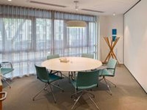   Un bureau de coworking ouvert entièrement équipé pour vous et votre équipe à Boulogne-Billancourt, Spaces Reine  
