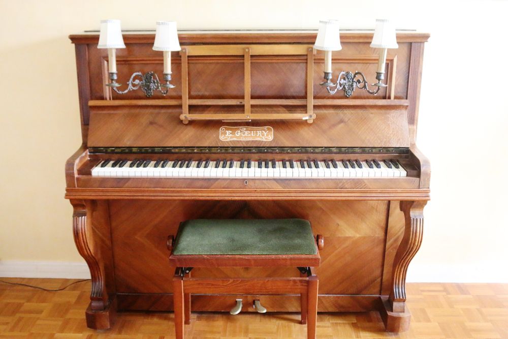 Piano droit ancien Instruments de musique