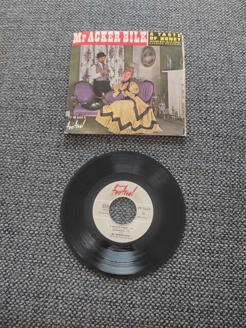 M (131) - Mr Acker Bilk ? A Taste of Honey 0 Paris 13 (75)