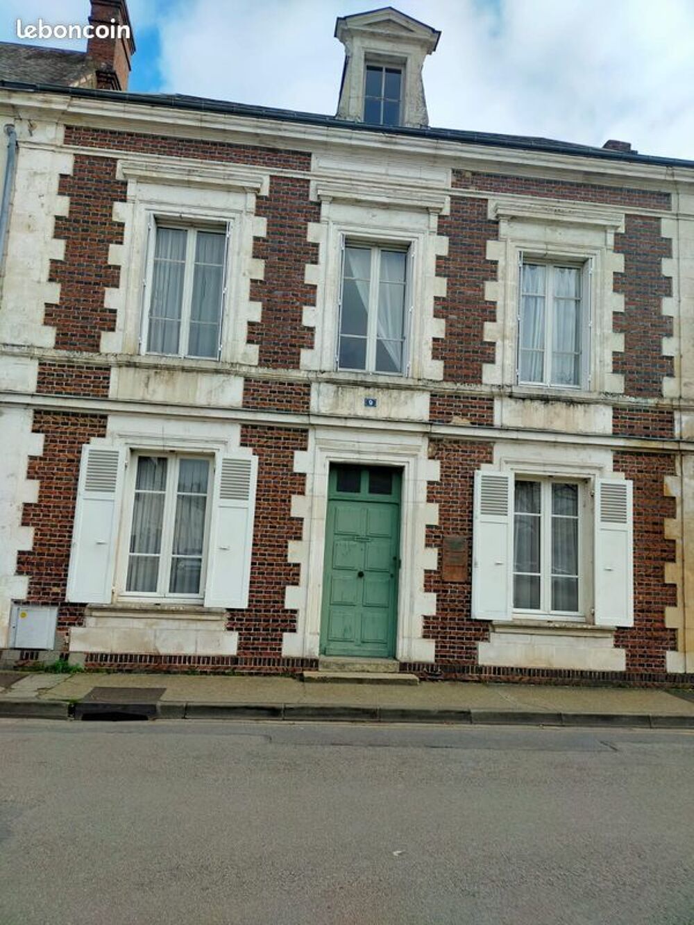 Location Maison Bureaux/Maison 120 M2 place du 11 aot - Nogent-le-Rotrou Nogent-le-rotrou