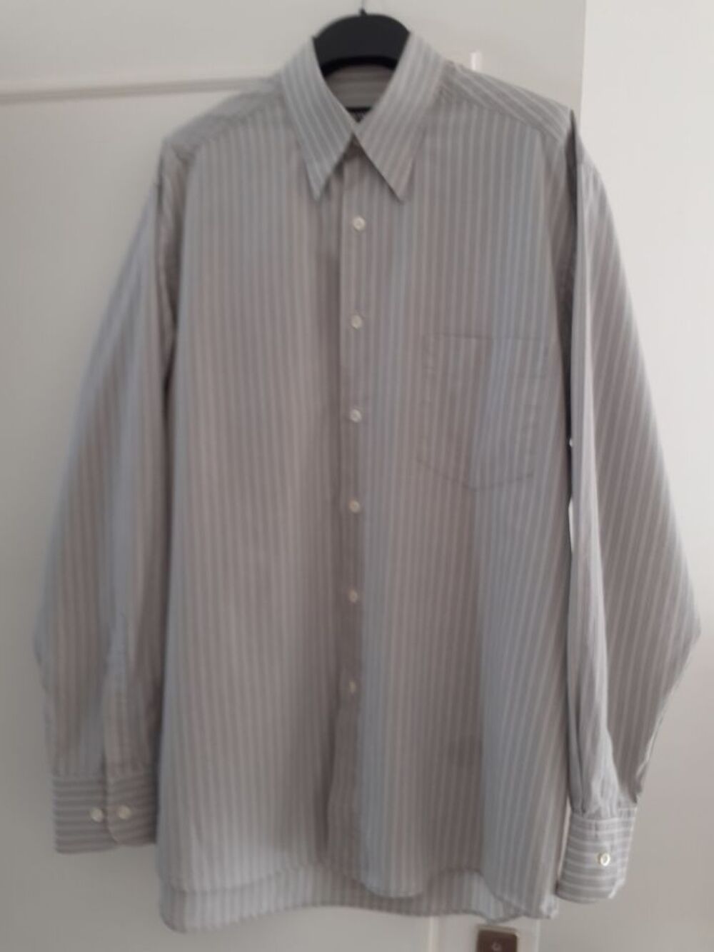 Chemise "UGO BOSS" &Eacute;tat NEUF T.50+/- Vêtements