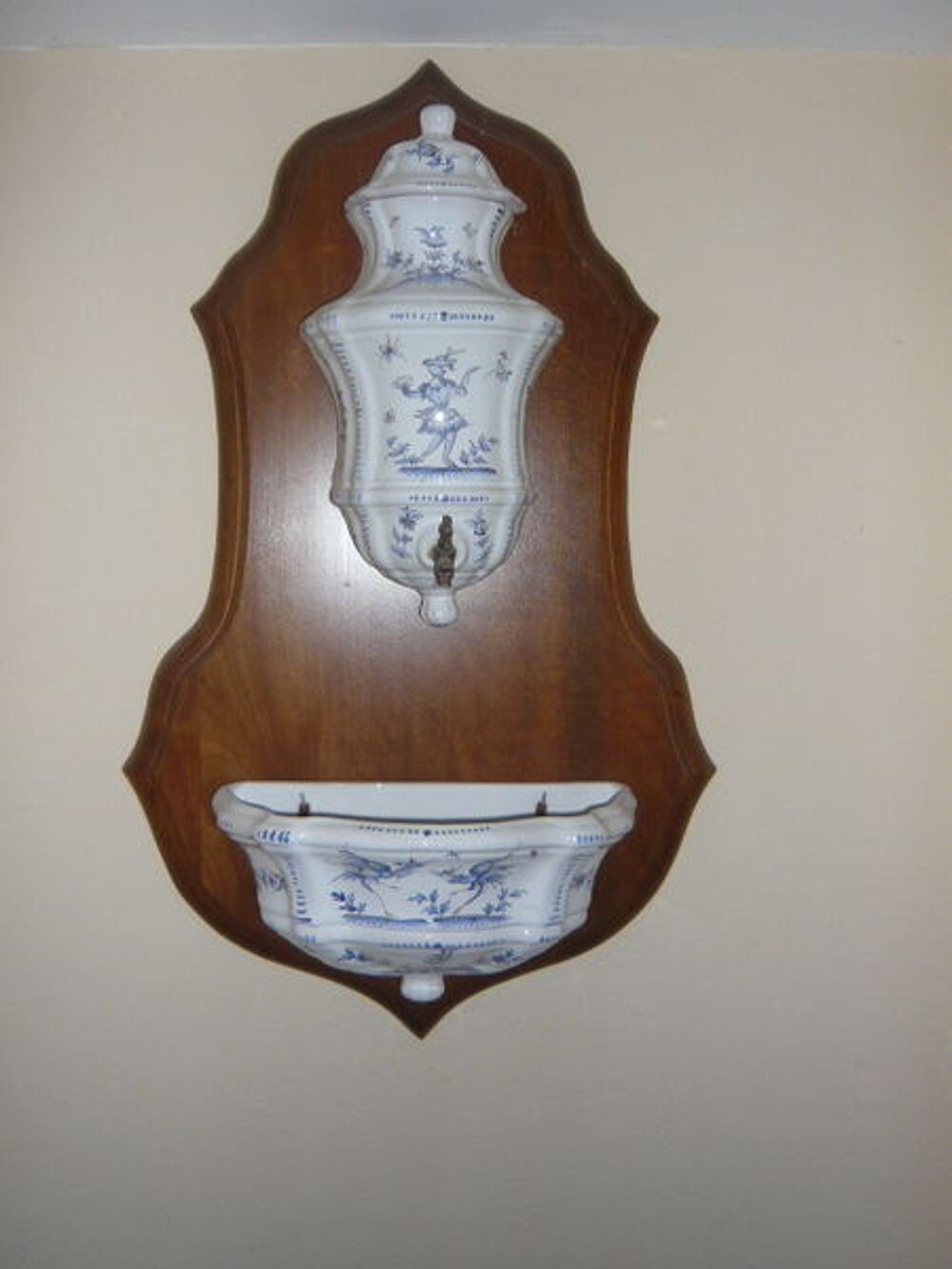 Fontaine en MOUSTIERS D�coration