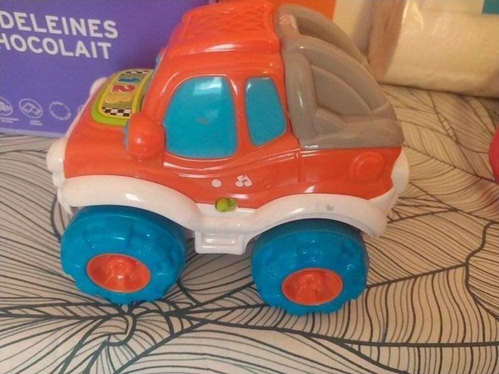 voiture t&eacute;l&eacute;command&eacute; culbuto Jeux / jouets