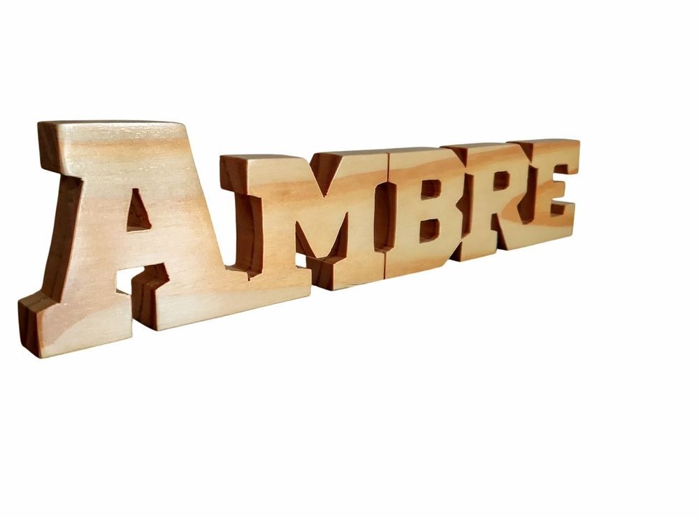 Pr&eacute;nom Ambre en bois massif ? Cr&eacute;ation artisanale originale Décoration
