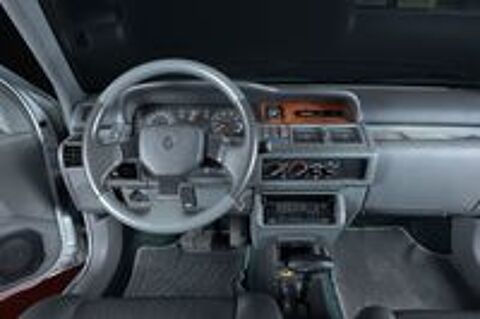Clio 1.8i Baccara A 1996 occasion 06100 Nice