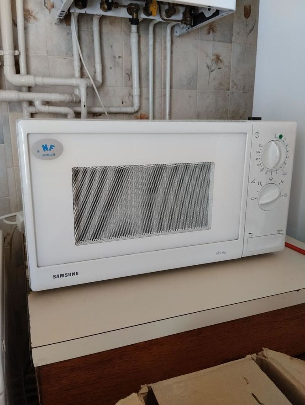 four micro ondes blanc samsung Electromnager