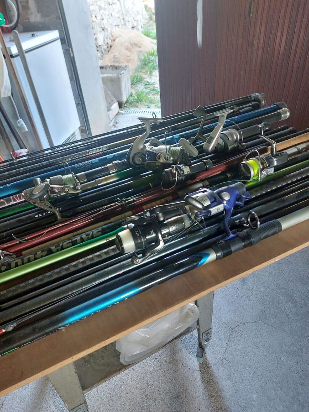 Lot de cannes &agrave; p&ecirc;che + moulinets ? Bon &eacute;tat Sports