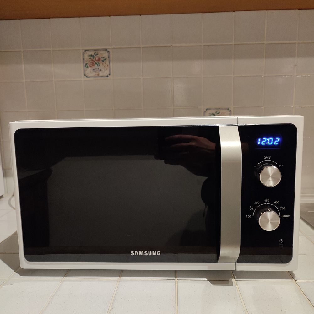 Micro-ondes Samsung 23litre 800Watt Electroménager