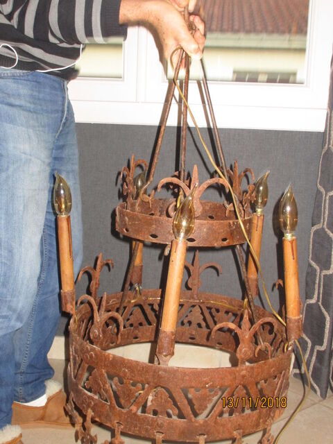 une salle � manger de style louis x///, renaissance en ch�ne 450 Gradignan (33)