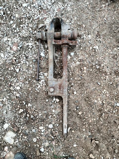 Etau pied mors 160 mm 45 kg 280 Saint-Jean-de-Fos (34)