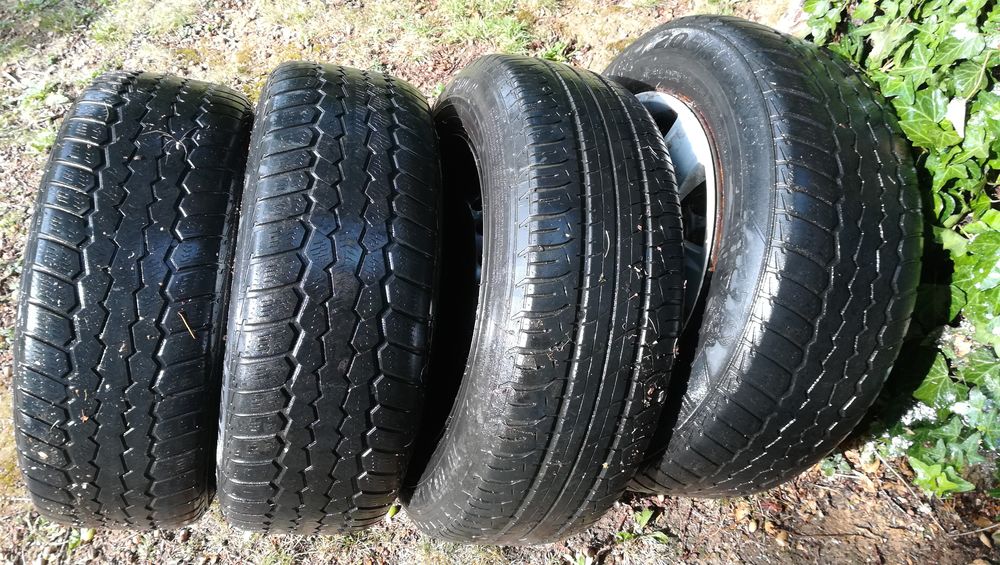 Roues hiver. 205/65R. 15.94T. Dunlop SnowTech. Vélos