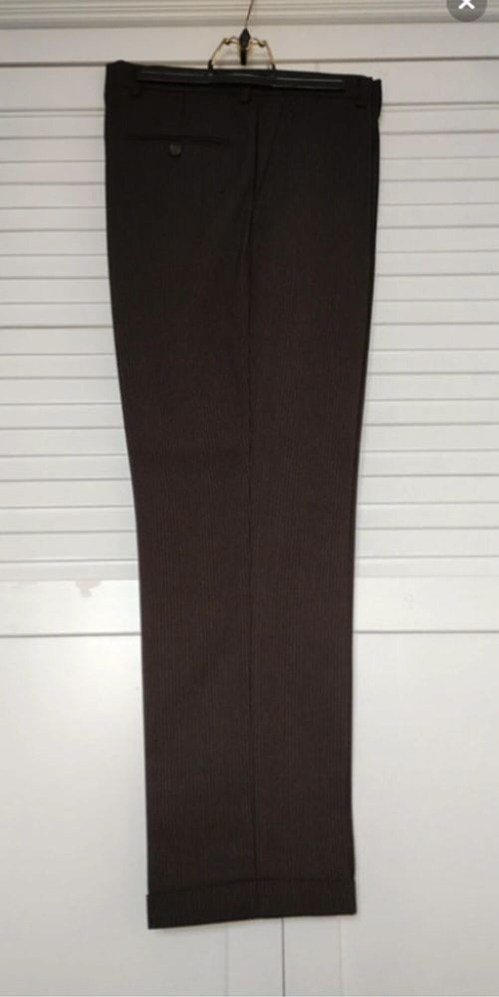 Ensemble de Costume Marron Fonc&eacute; avec de Fines Rayures Vêtements