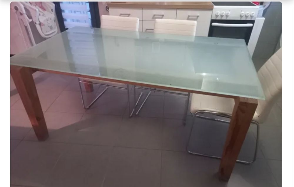 Table salle &agrave; manger en verre Meubles