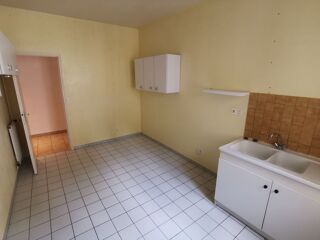  Appartement à louer 4 pièces 80 m² Sézanne