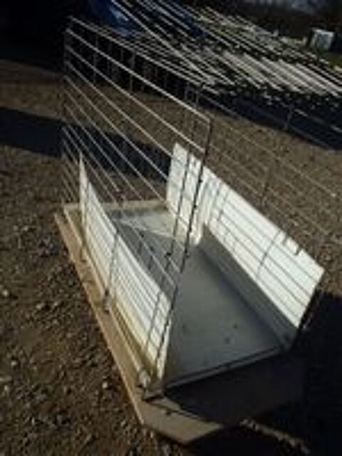   cage pour expo avec chariot 