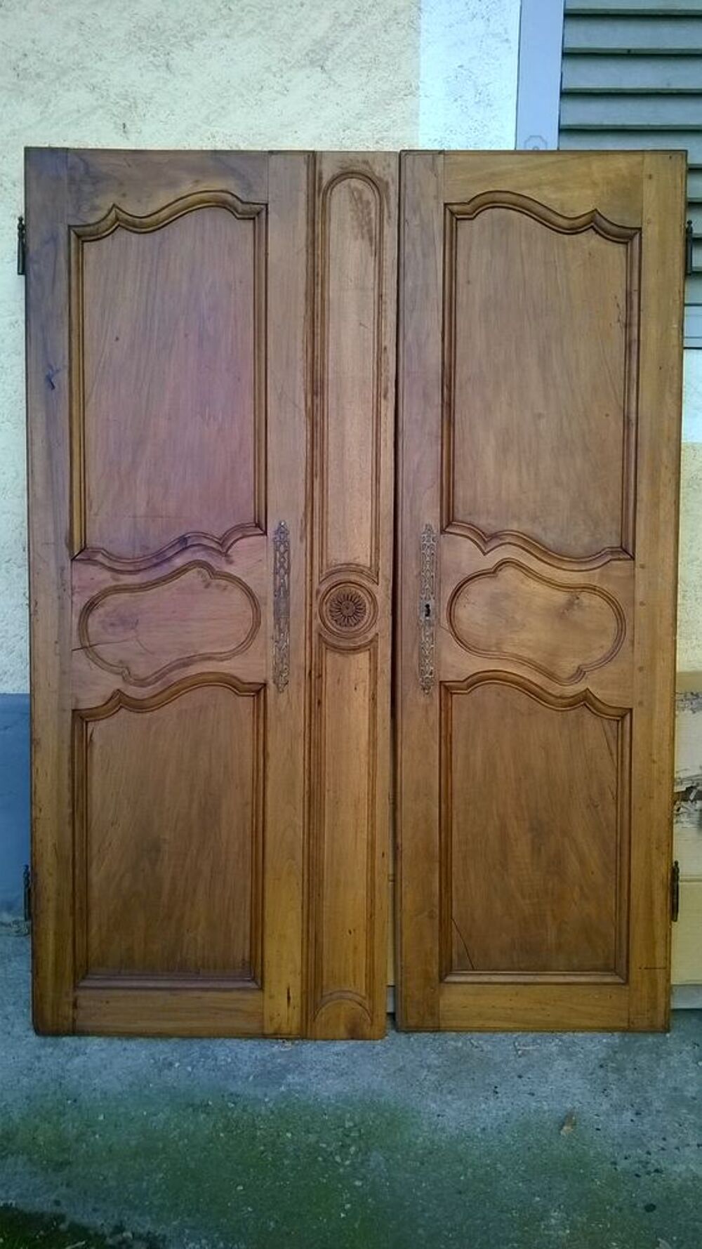 porte d'armoire en noyer Meubles