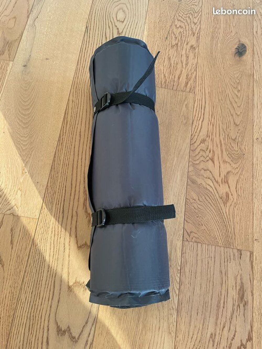 Matelas autogonflant D&eacute;cathlon 
Sports
