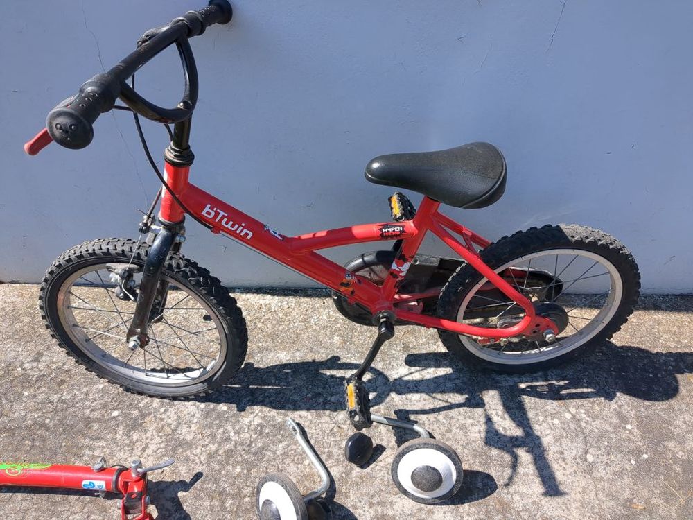 V&eacute;lo rouge BTWIN 16 pouces - 100  - enfant de 4 &agrave; 6 ans Vlos