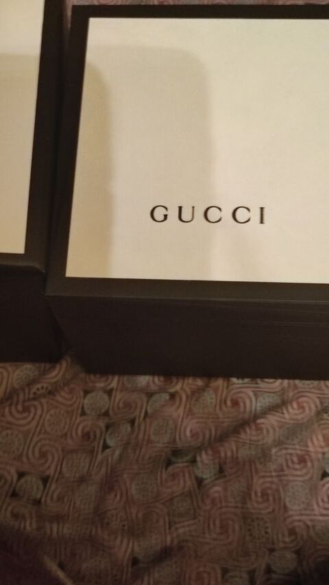 montre haut de gamme Gucci avec certificat , crin d'origine 1350 Verneuil-sur-Seine (78)