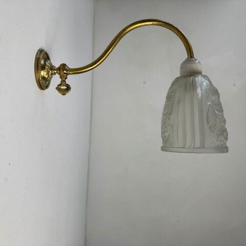 APPLIQUE ANCIENNE ART-DECO VINTAGE
130 Montreuil (93)