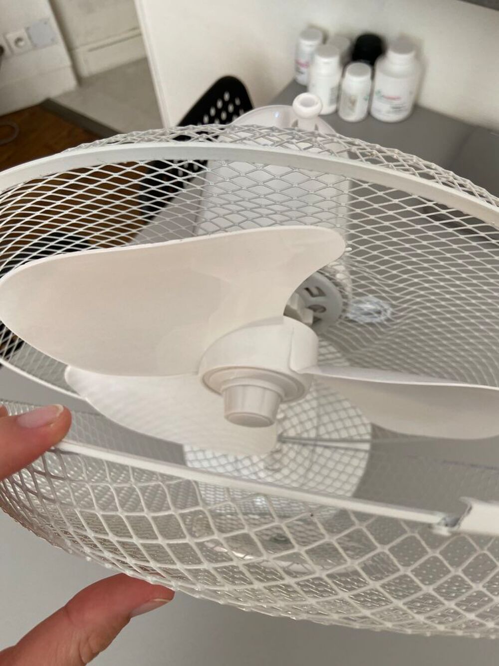 ventilateur oscillant - hauteur r&eacute;glable - 3 vitesses Electroménager