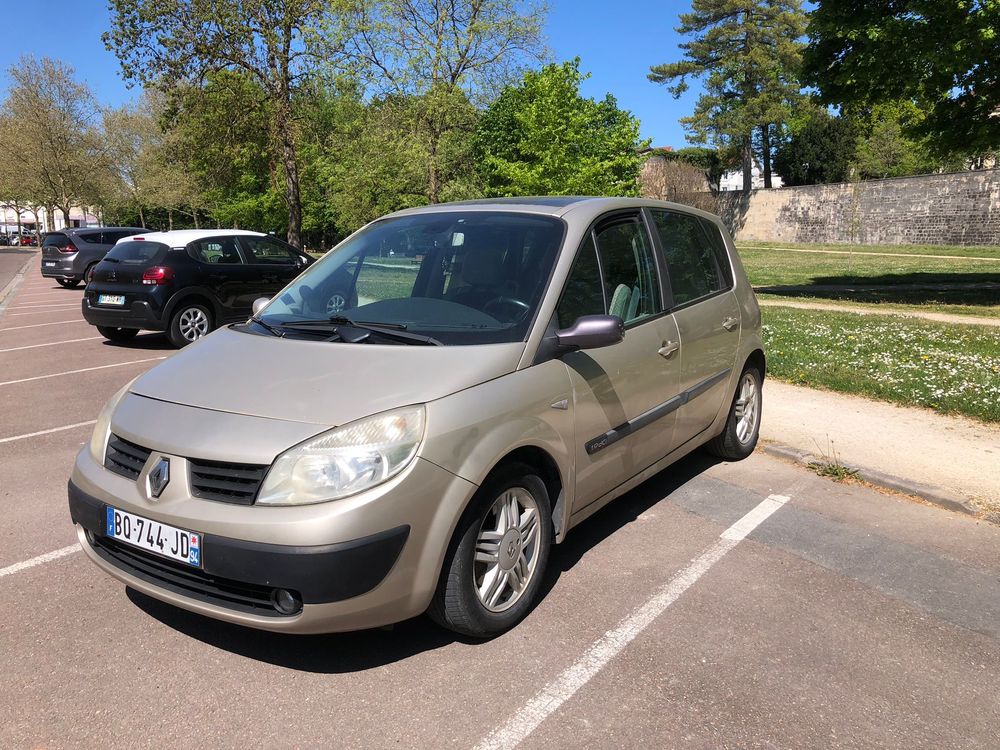Sc&eacute;nic II Scenic 1.9 dCi 125 FAP Euro 4 Luxe Privil&egrave;ge 2006 occasion 52100 Saint-Dizier