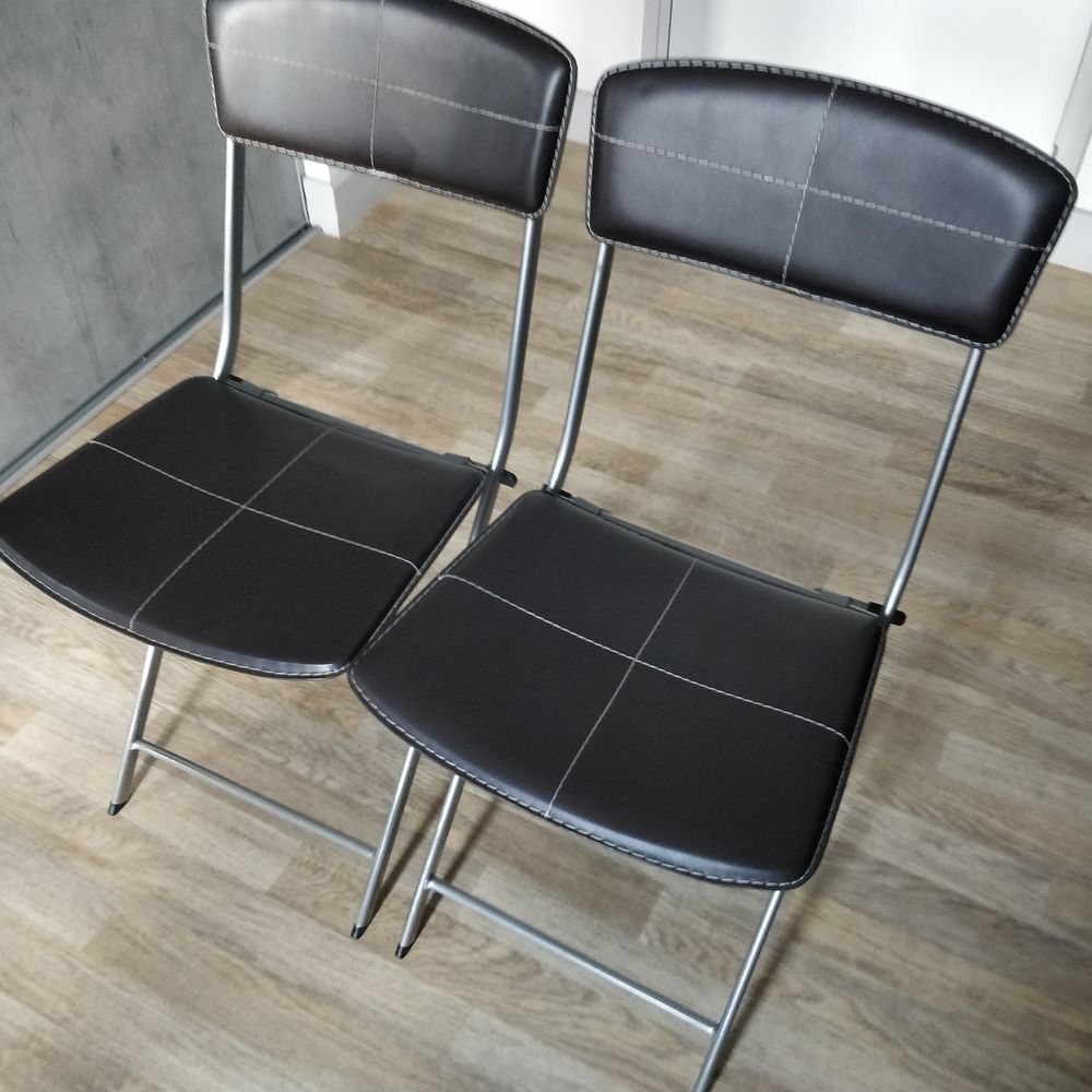 Lot de 2 Chaises en Etat neuf Meubles
