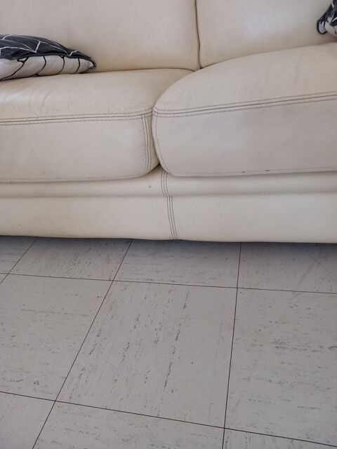 Canap fixe cause dmnagement cuir creme 250 tang-sur-Arroux (71)