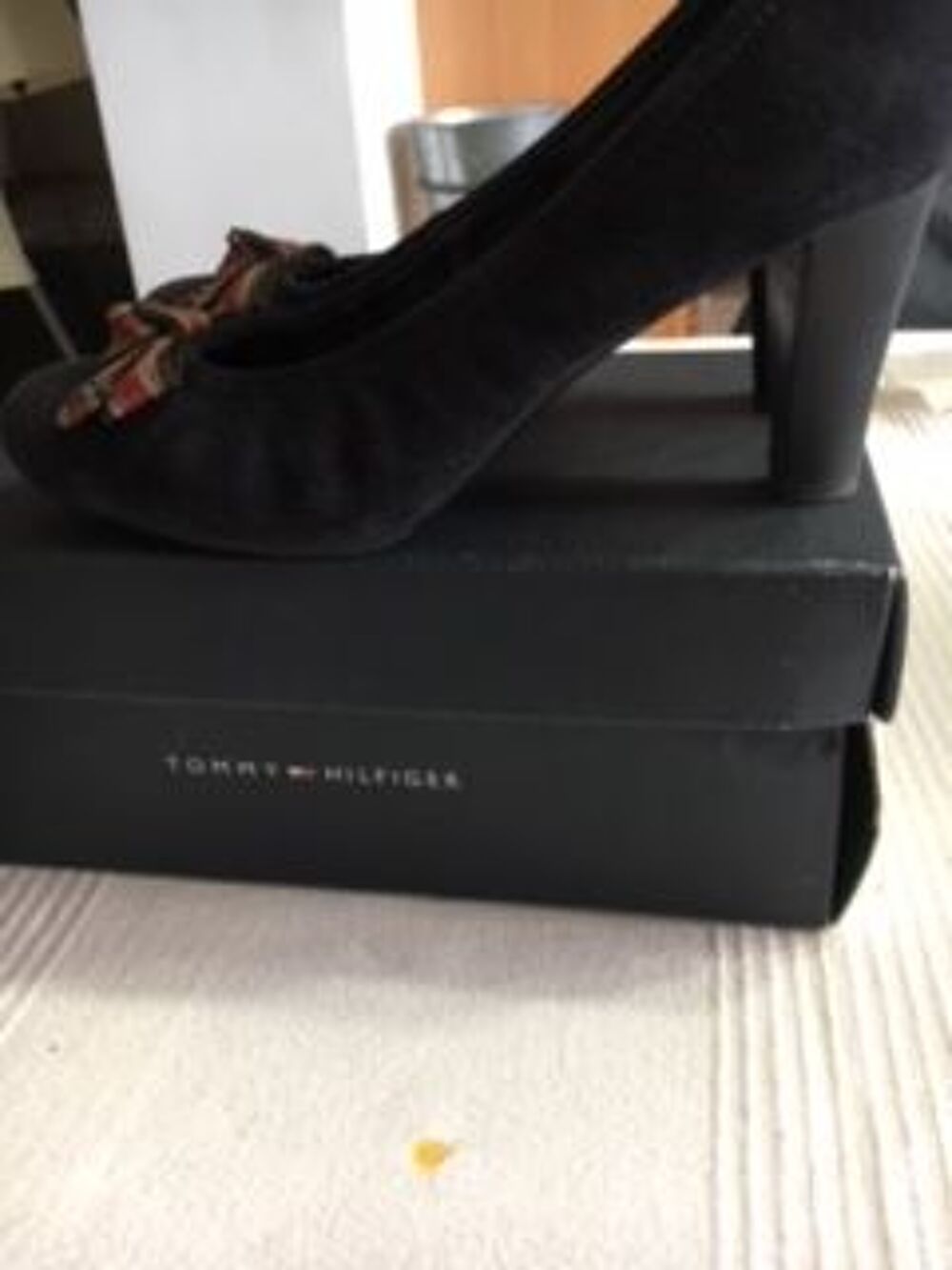 Chaussures Tommy Hilfiger daim marine. Chaussures